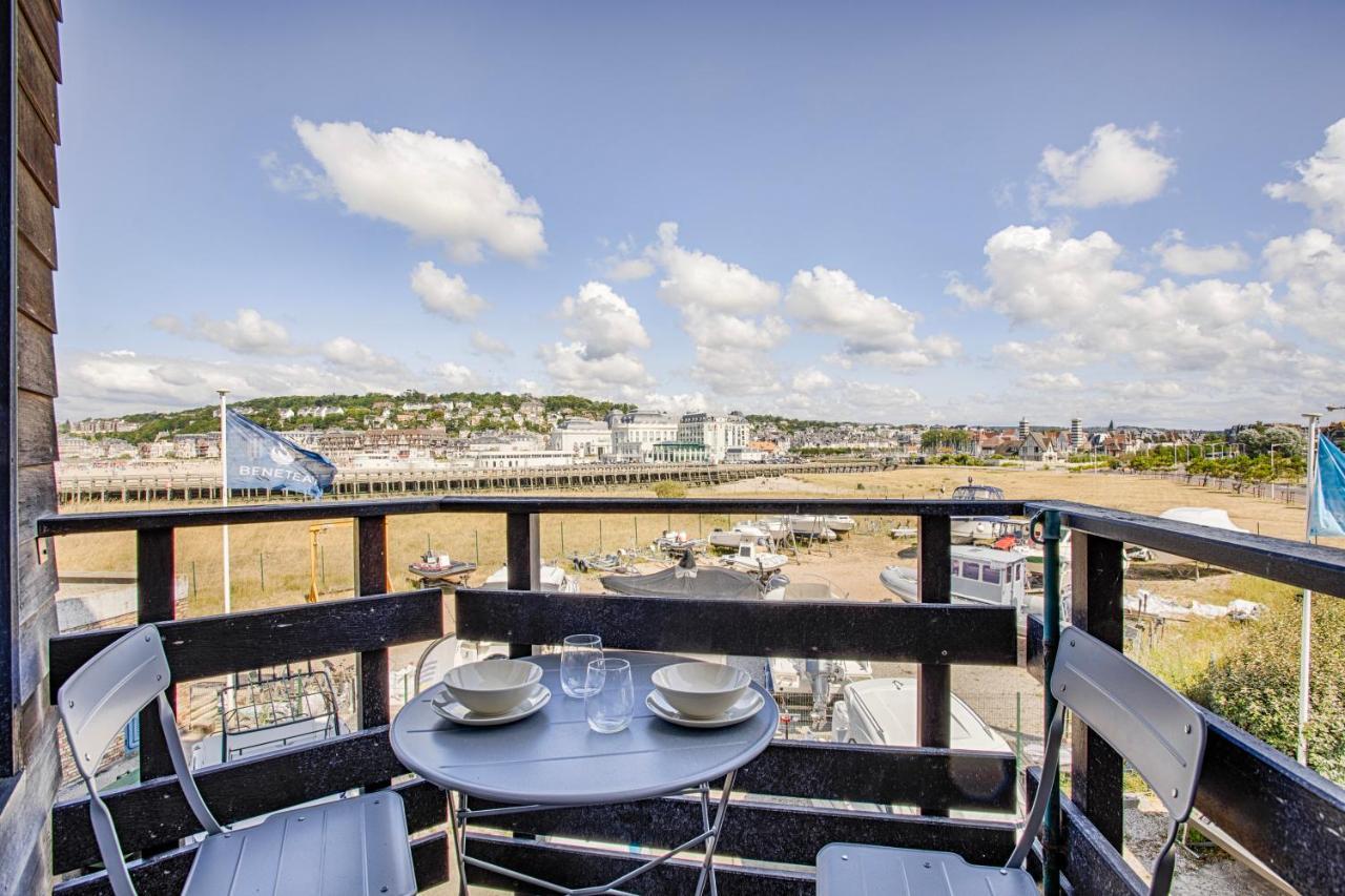 La Rev'Rie - Vue Sur Mer Avec Balcon ドーヴィル エクステリア 写真